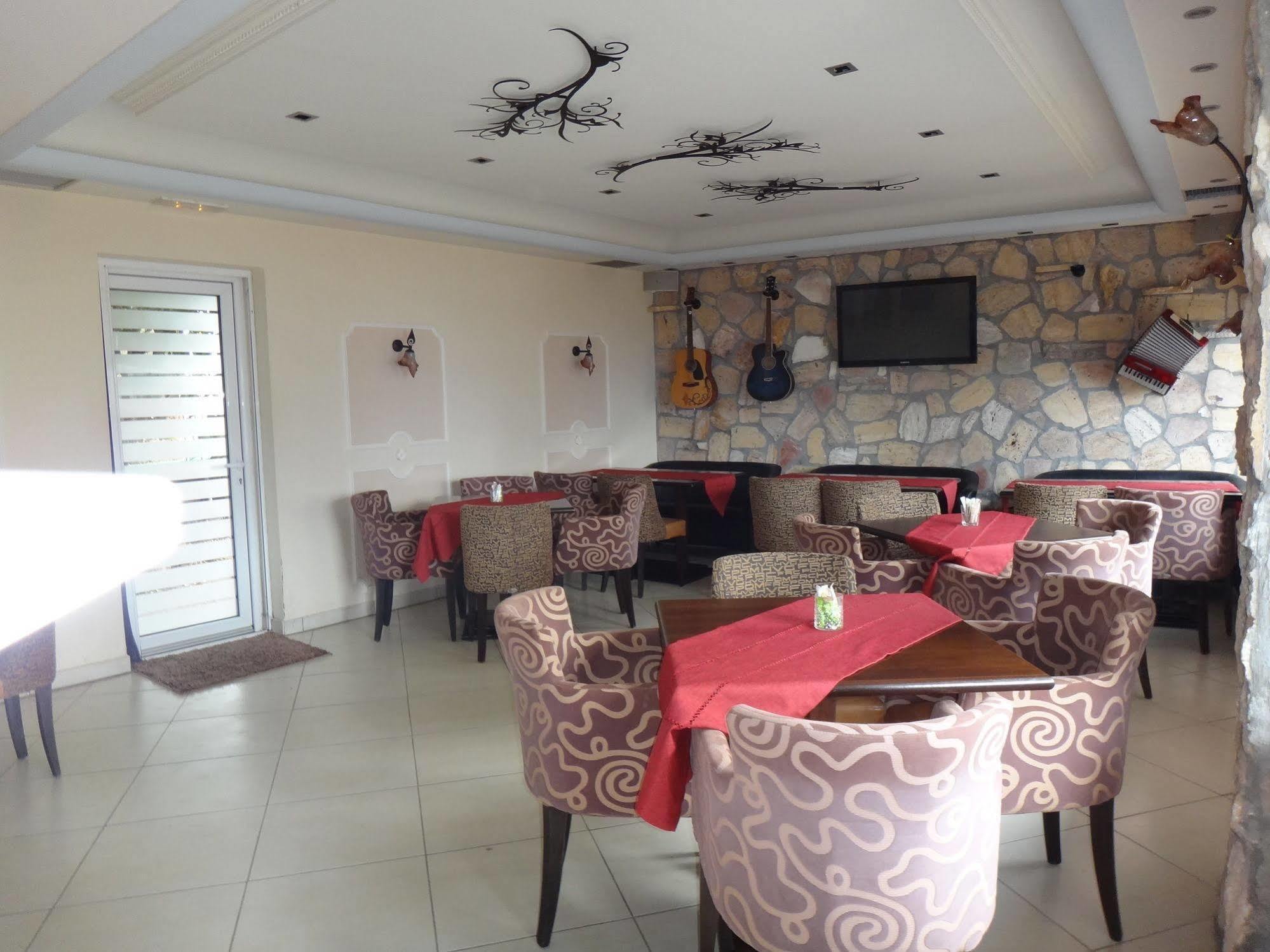 9 Queens Spa Hotel Loutra Edipsou  Dış mekan fotoğraf