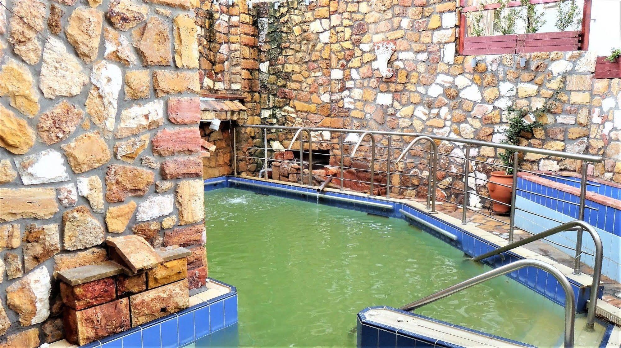 9 Queens Spa Hotel Loutra Edipsou  Dış mekan fotoğraf