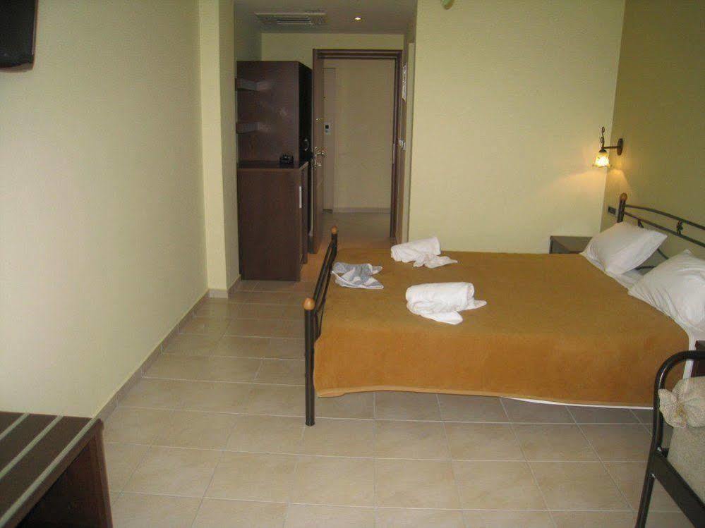 9 Queens Spa Hotel Loutra Edipsou  Dış mekan fotoğraf